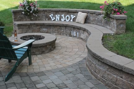 patio-sitting-wall